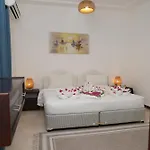 Al-Ashkhara Beach Resort منتجع شاطئ الأشخرة