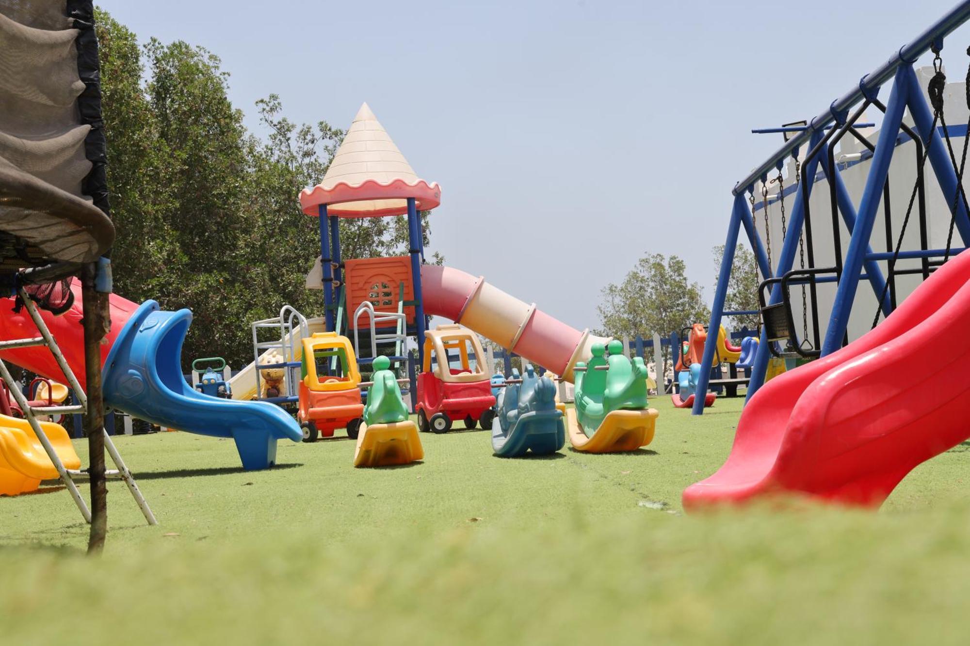 Al-ashkhara شاطئ الأشخرة Station touristique