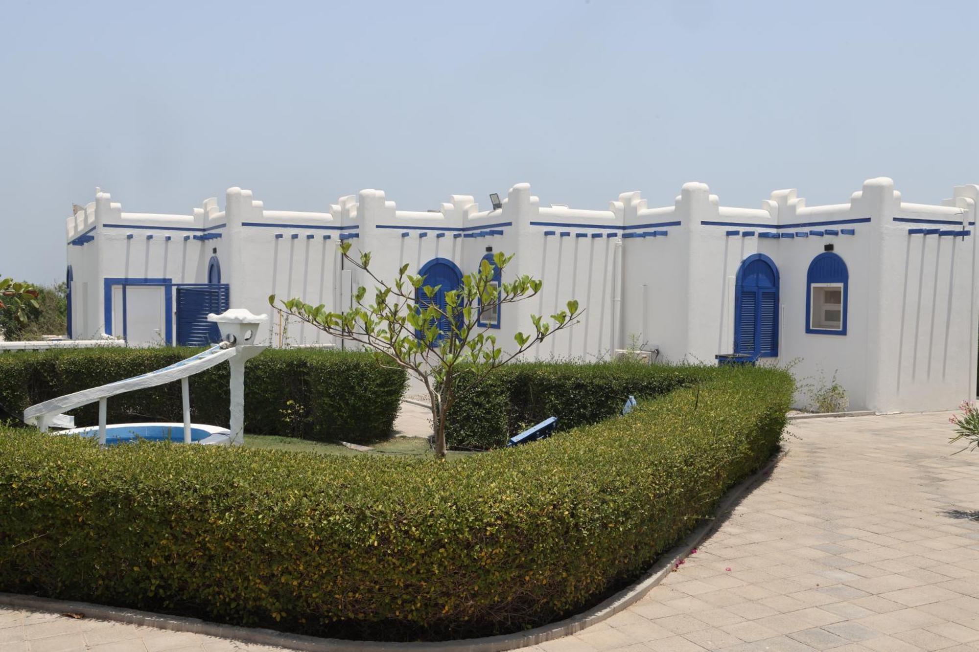 Al-ashkhara شاطئ الأشخرة Station touristique *