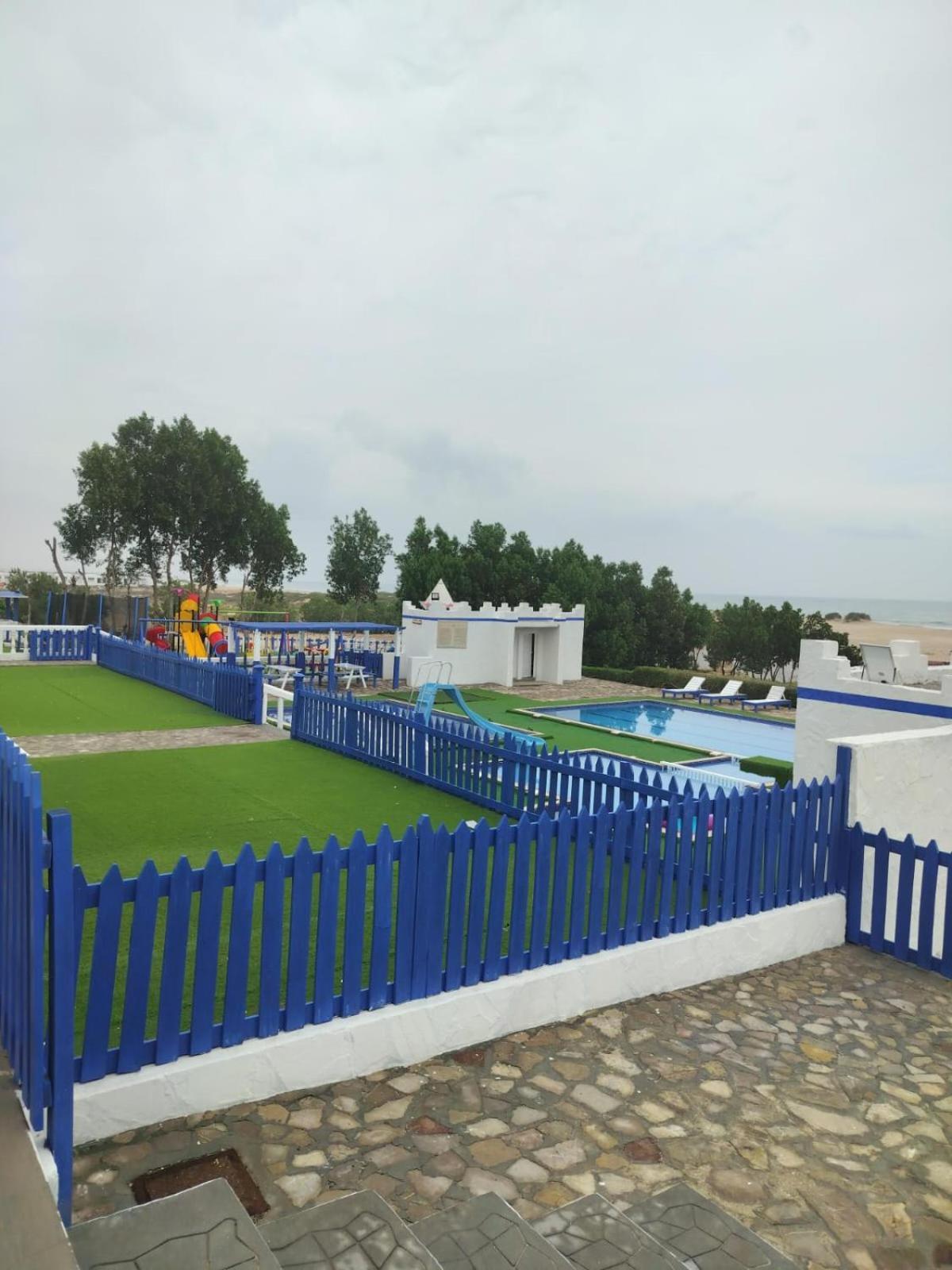 Resort Al-ashkhara شاطئ الأشخرة Al Sharqiyah