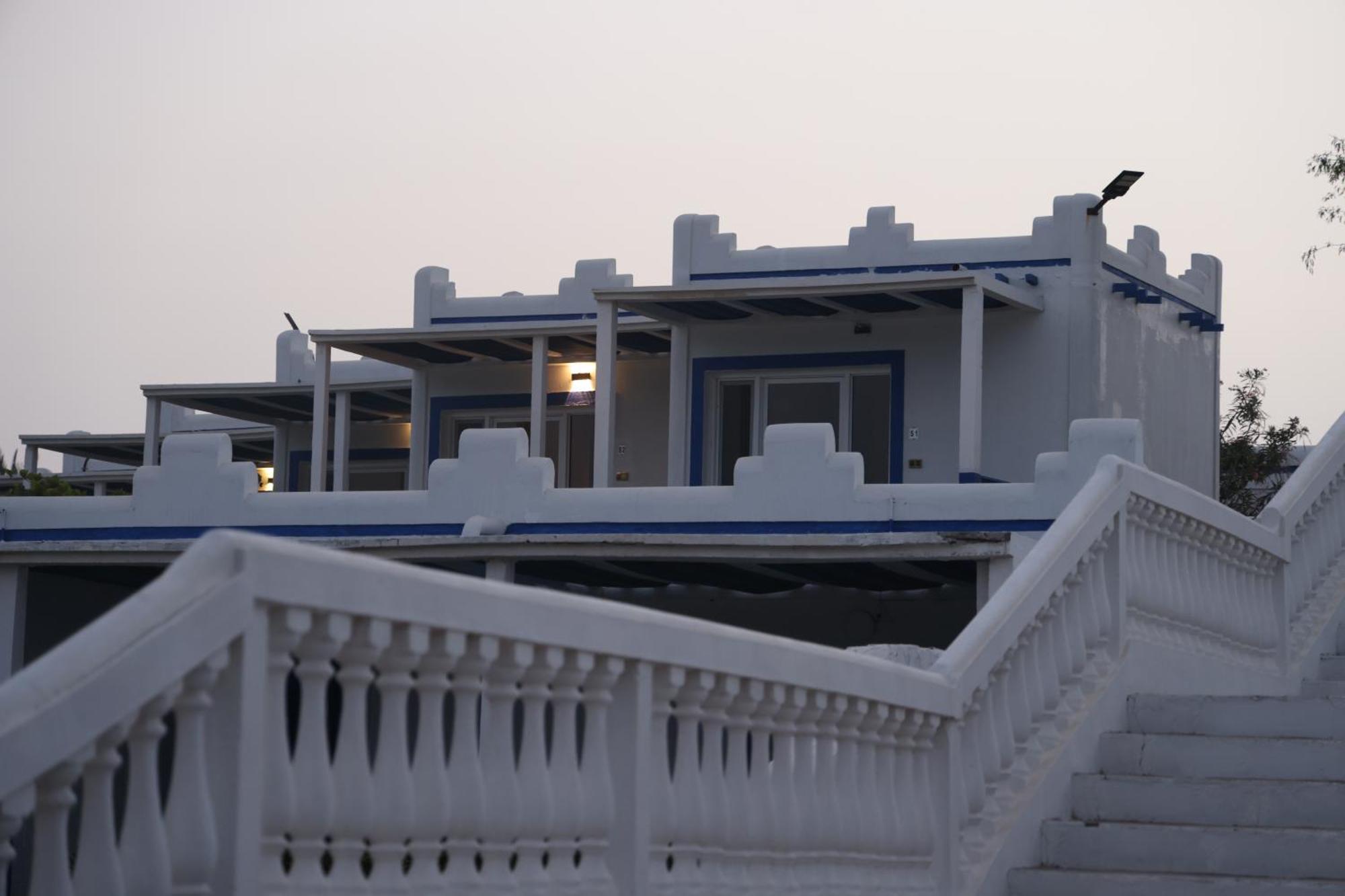 Resort Al-ashkhara شاطئ الأشخرة Al Sharqiyah
