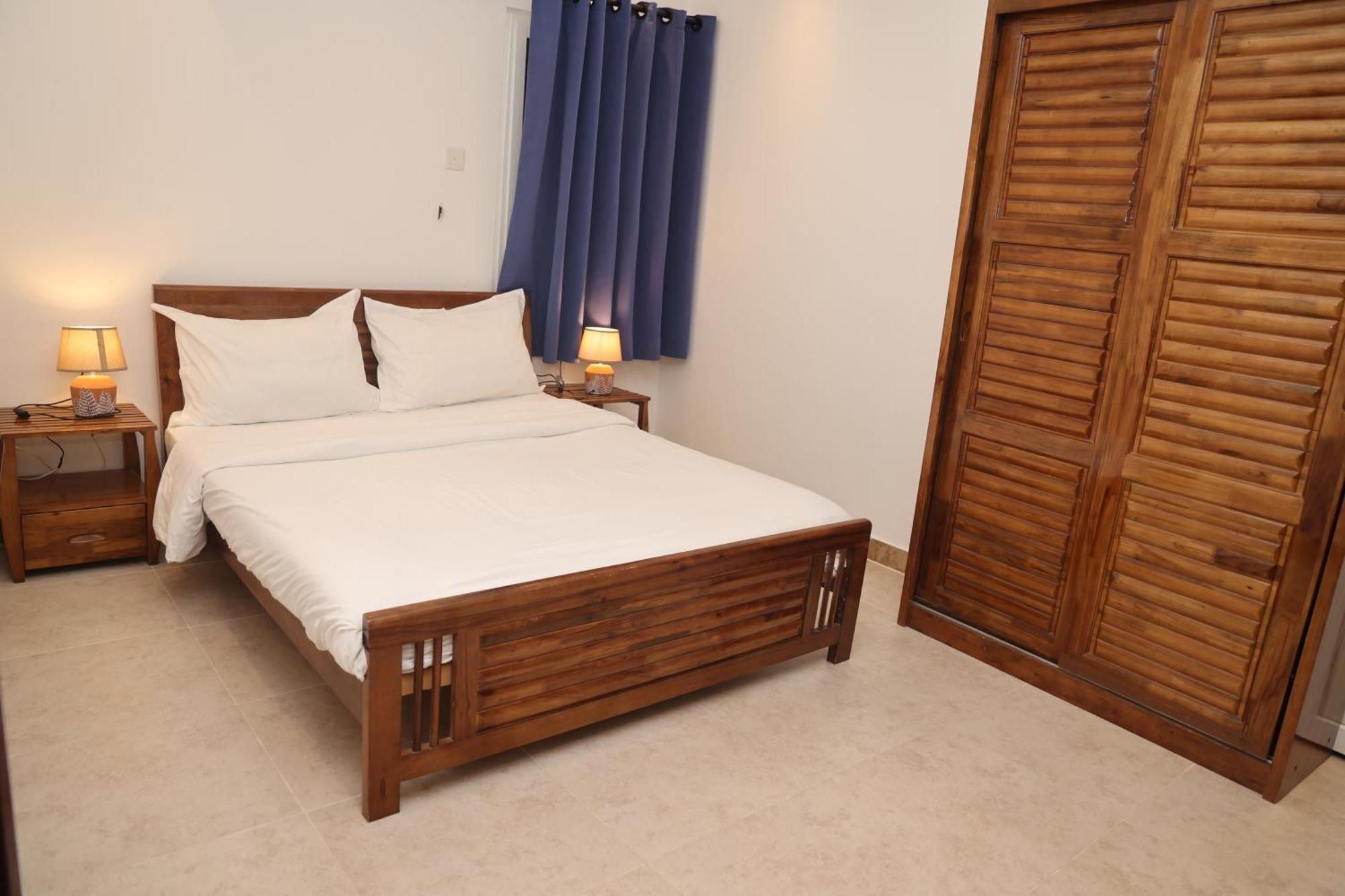 Resort Al-ashkhara شاطئ الأشخرة